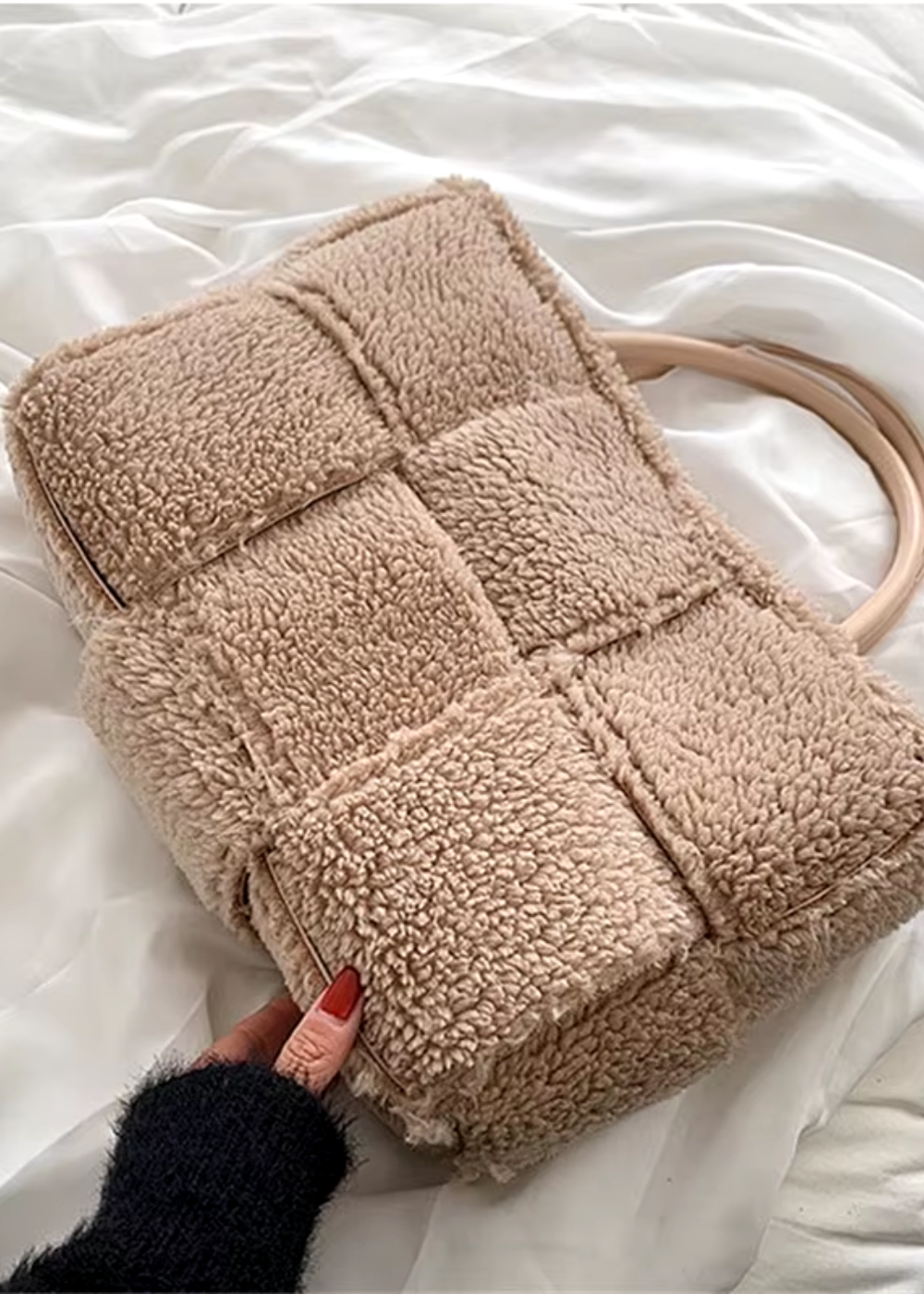 Julie | Fuzzy Puffy Bag