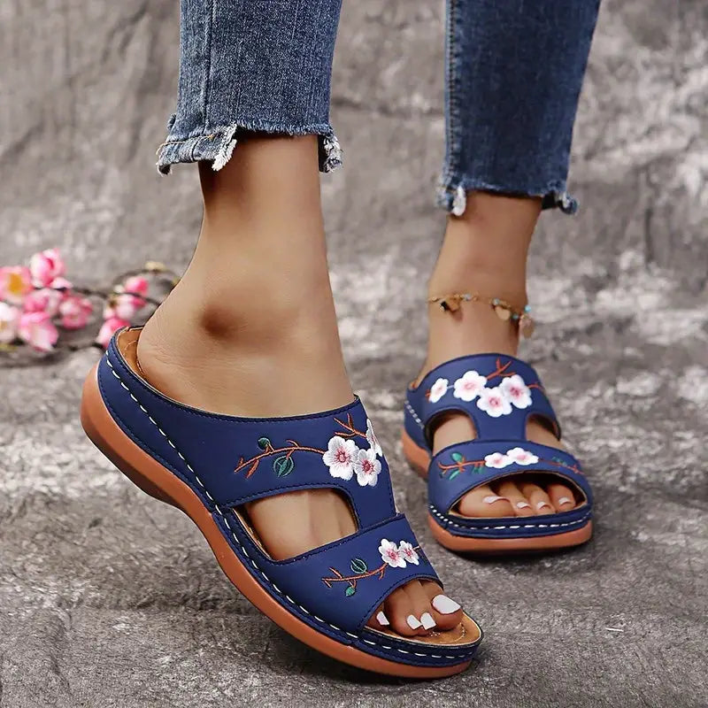 Anne | Embroided Orthopedic Sandals